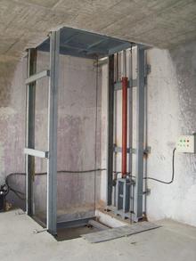 導(dǎo)軌式升降機在市場中的用途(圖1) \